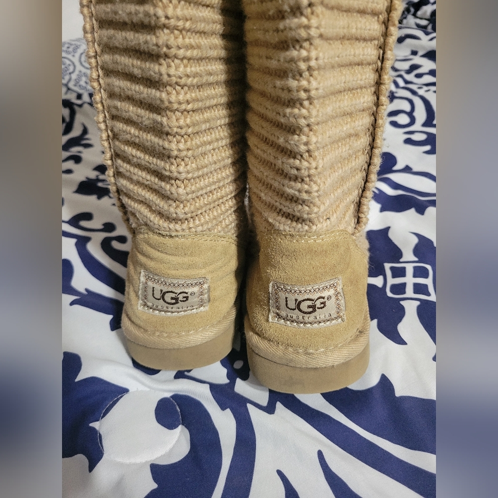 Ugg Brown Cardy Knit Boots - Picture 2 of 9